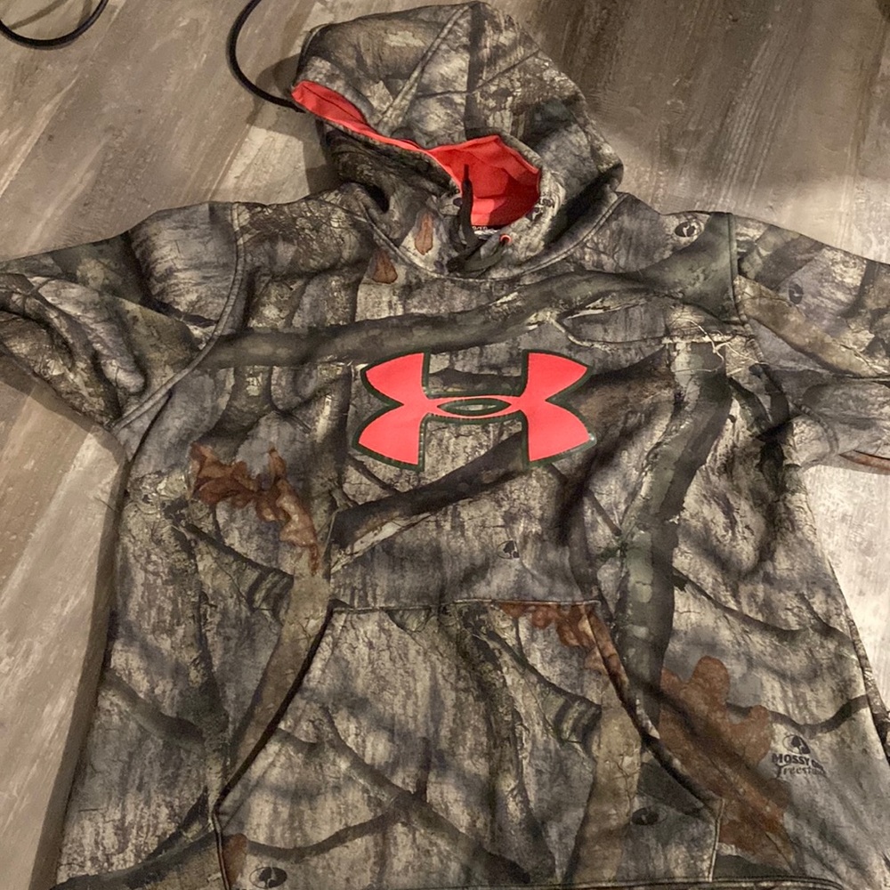 Never worn camp Under Armour hoodie